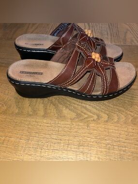 Clarks Lexi Myrtle Brown Wedge Leather Comfort Sandals Sz 7 W Wide